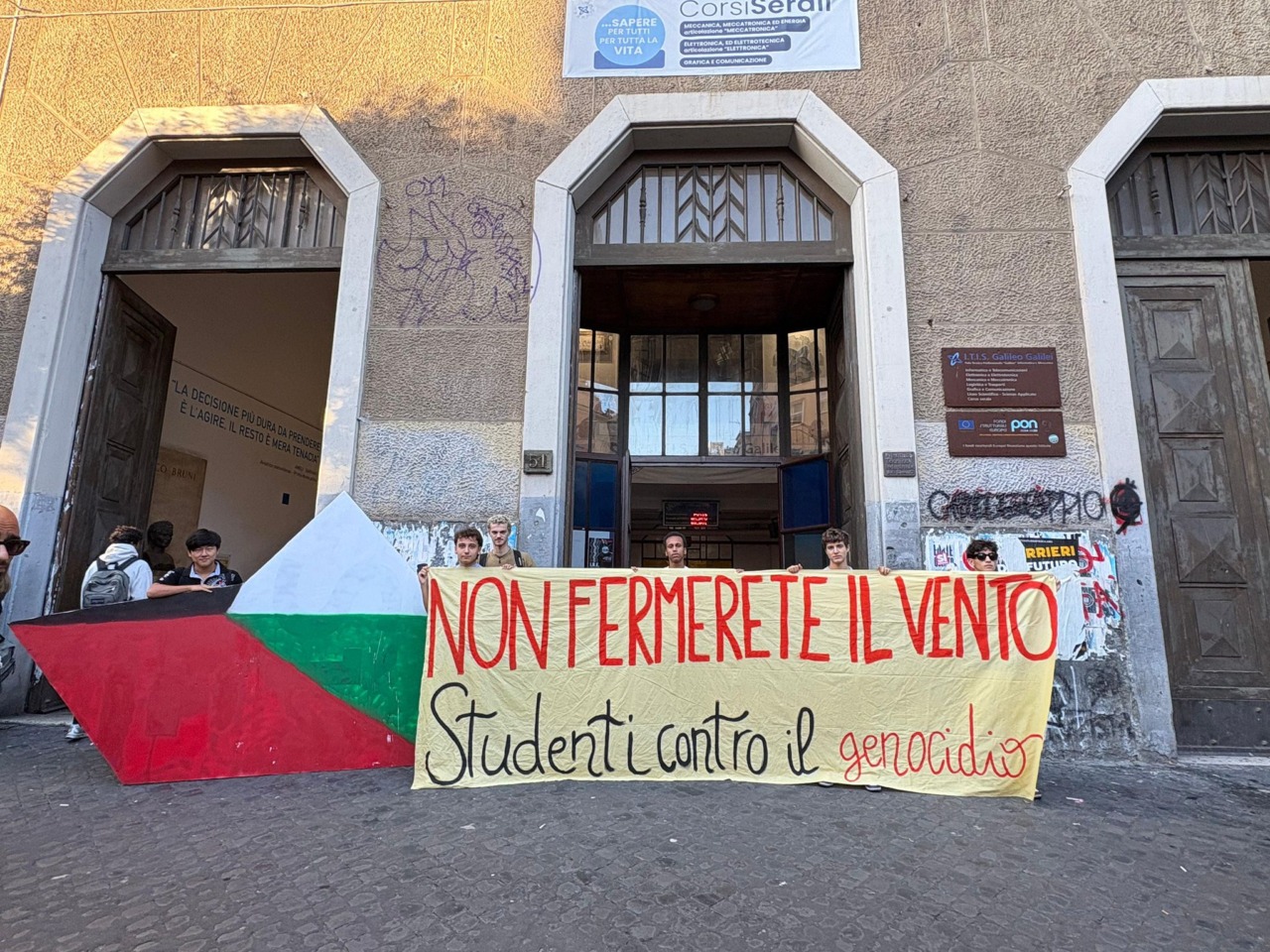 Ritorno a scuola, protesta della Rete degli Studenti Medi Lazio in tutta la regione