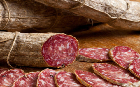 Salmonella nel salame: il prodotto e i lotti ritirati dai supermercati