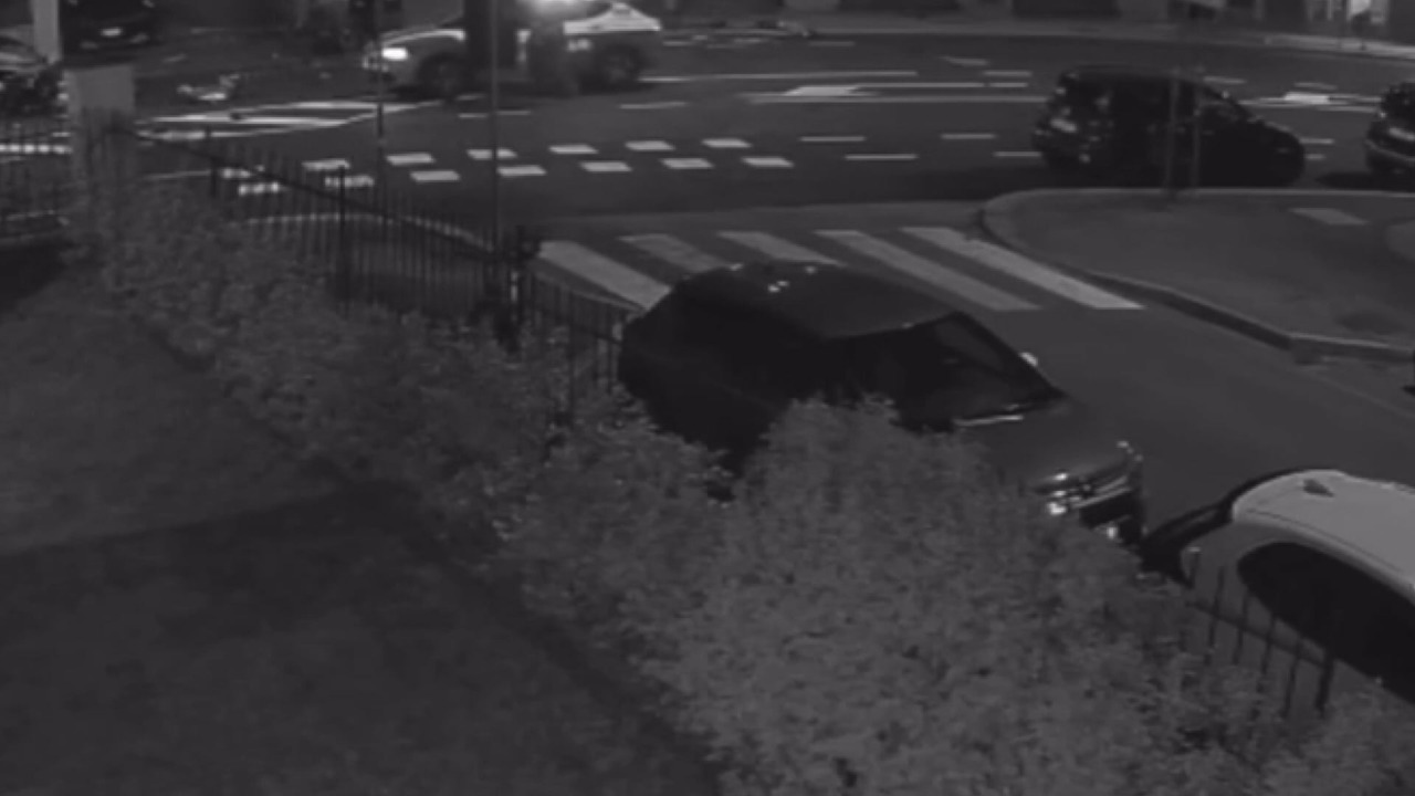 Schianto in via Murri a Bologna:  le immagini dell’incidente nel video diffuso dalla polizia