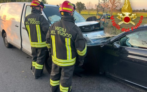 Schianto tra due auto e un furgone tra Carpiano e Landriano: grave bambino di 10 anni