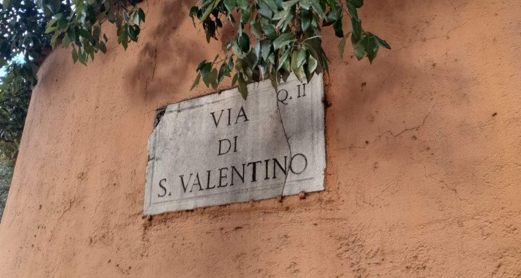 Scritte antisemite nella Capitale, imbrattate saracinesche