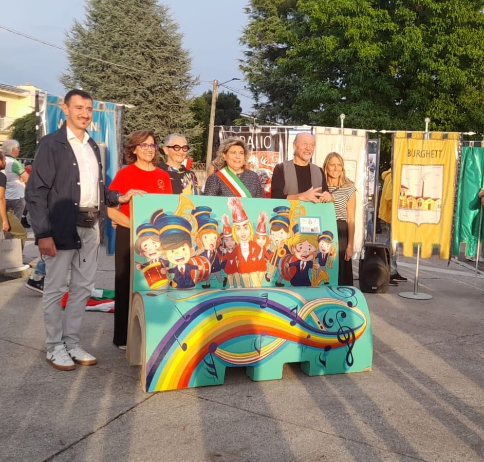 Sfilata in occasione dei 50 anni del gruppo majorettes