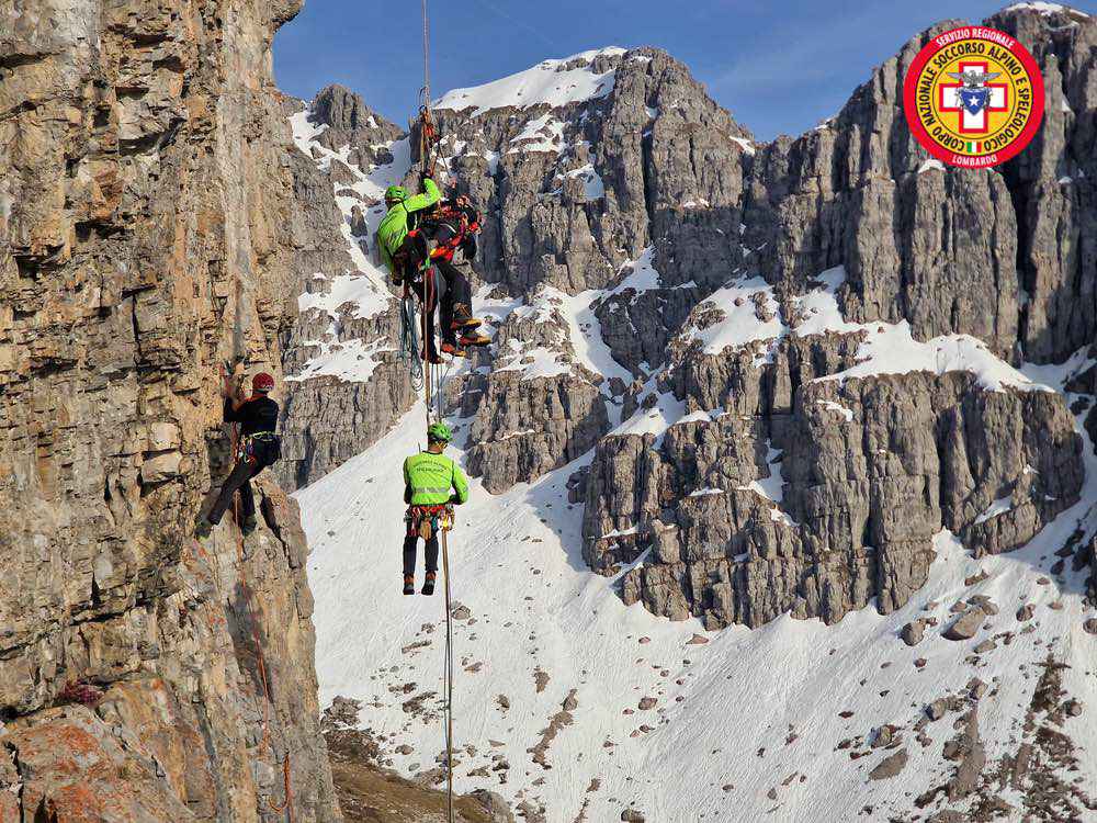 Soccorso alpino lombardo: formazione  su grandi pareti