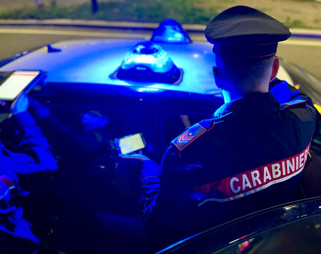 Tentano una rapina in pieno centro: arrestati dai carabinieri