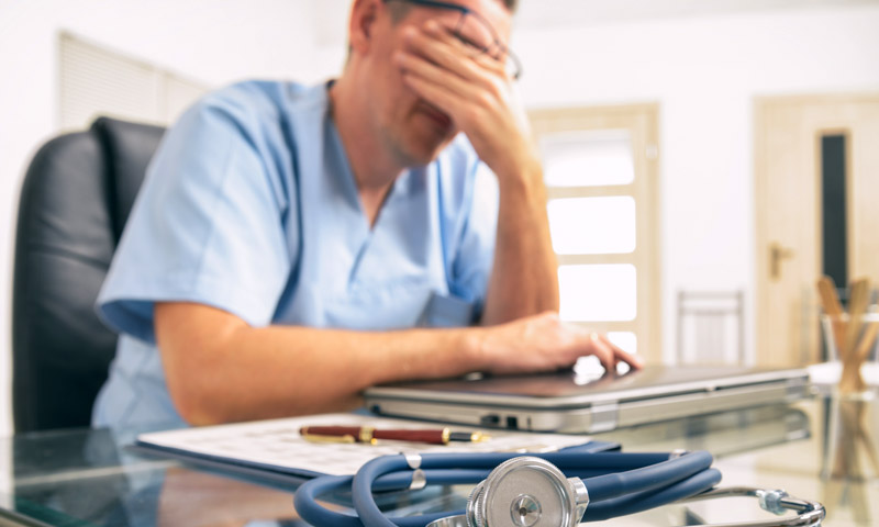 Trattata male da un medico sgarbato, lo sfogo di una lettrice: «Non dovrebbero metterci a disagio»