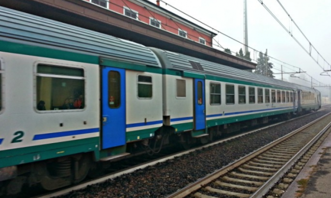 Treni Lecco–Tirano: giornata inaugurale tra disagi e guasti, presentata interrogazione al ministro dei Trasporti
