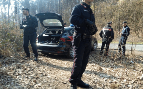 Trovato con un bastone da 50 centimetri in auto: denunciato
