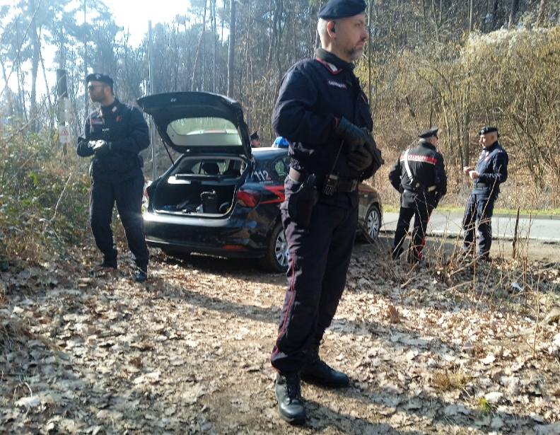 Trovato con un bastone da 50 centimetri in auto: denunciato