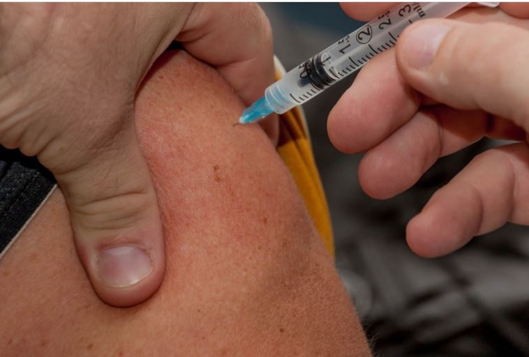 Vaccinazioni in Farmacia: la Lombardia amplia l’offerta per rendere la prevenzione più accessibile