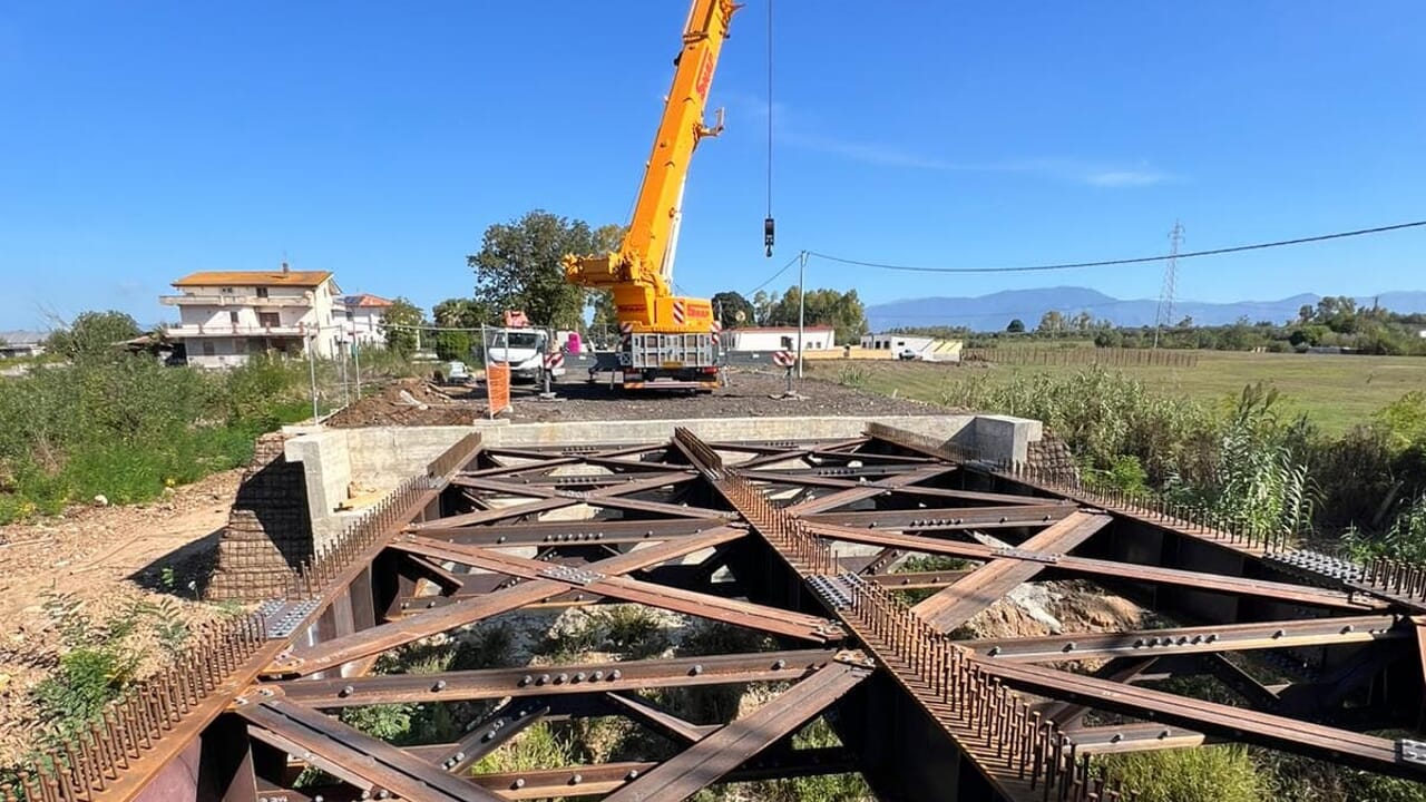 Varato il nuovo ponte sulla Ninfina II tra Latina e Cisterna: fine lavori prevista per ottobre