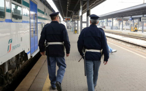 Trovato un cadavere sui binari vicino alla stazione di Viareggio