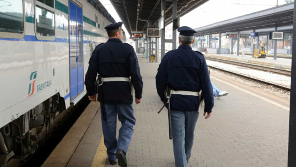 Trovato un cadavere sui binari vicino alla stazione di Viareggio