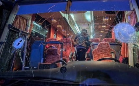 Assalto al pullman dei tifosi del Pistoia basket, muore autista