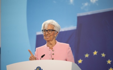 Bce lascia i tassi invariati al 2%: “Prospettive ancora incerte per l’economia Ue”