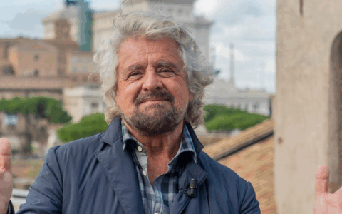 Beppe Grillo rilancia il sito storico e riaccende la disputa sul simbolo del Movimento 5 Stelle