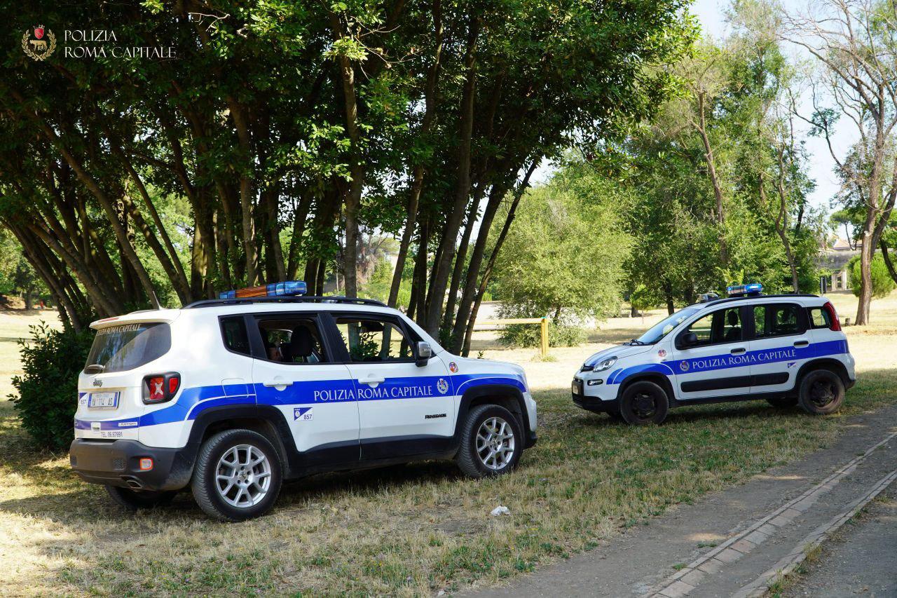 Blitz contro i mercatini illegali