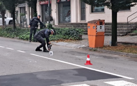Corre e attraversa la strada, mamma e figlia investite in via Verdi: è il secondo caso in tre giorni