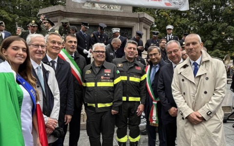 Da Carate Brianza a New York, due pompieri sfilano al Columbus Day