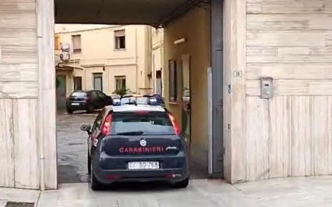 Dipendente dell’Agenzia delle Entrate e tre persone dei CAF indagati per corruzione e falsi contratti per facilitare l’immigrazione clandestina