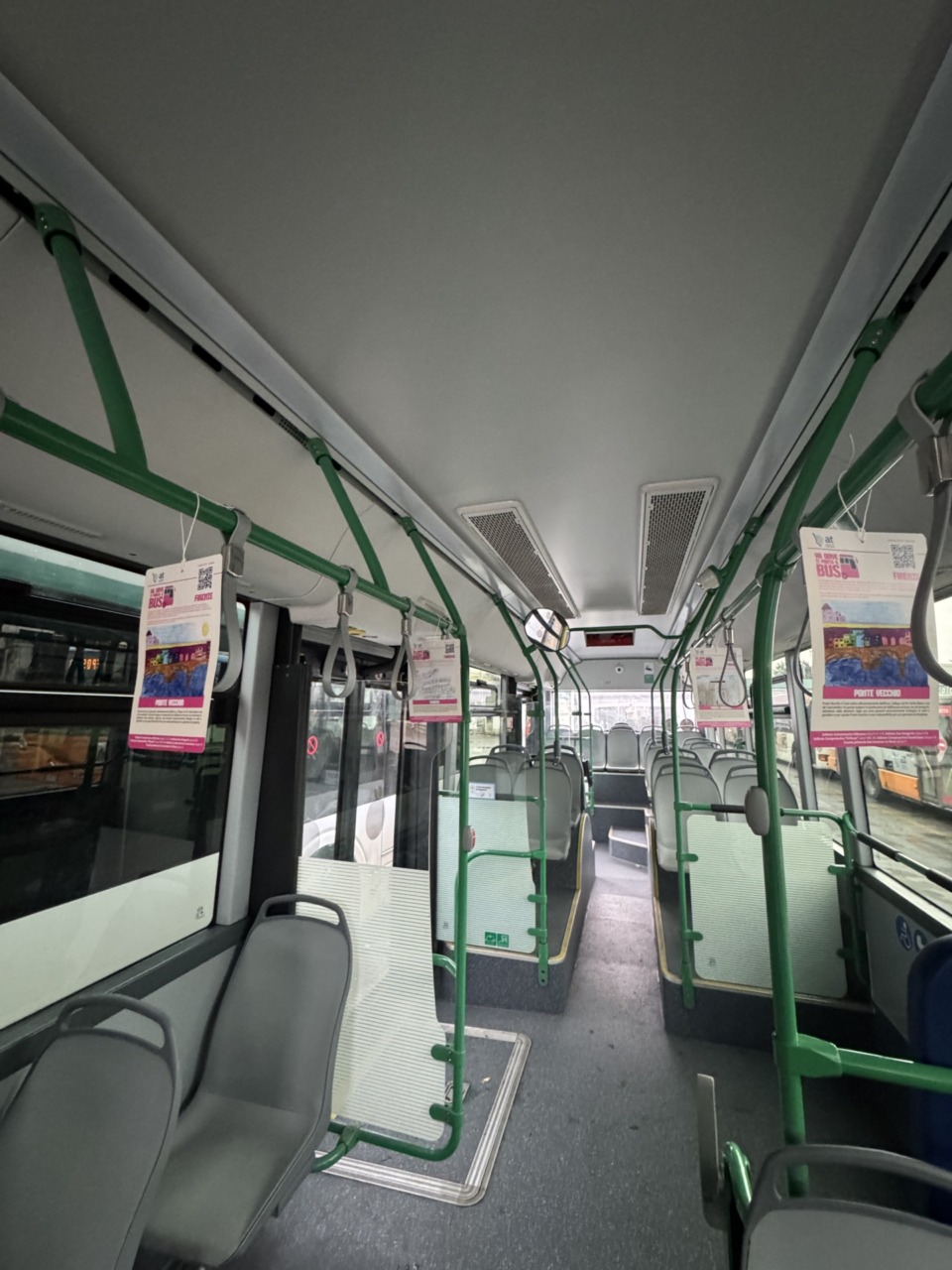 Disegni in viaggio sugli autobus della città
