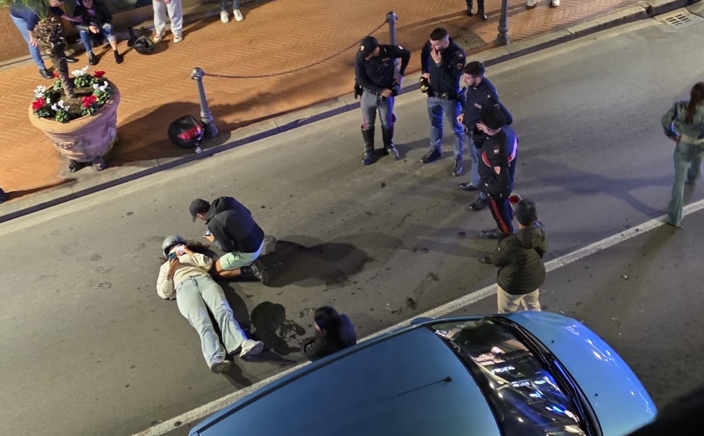 Donna in scooter ferita in uno schianto in centro a Bordighera