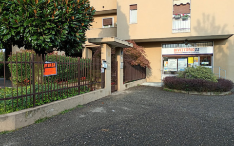 Finti appartamenti in affitto: cartelli sequestrati dalla Polizia Locale