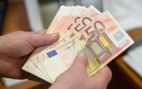 Furto al bancomat a Nichelino: derubato un 76enne con la “truffa della moneta”