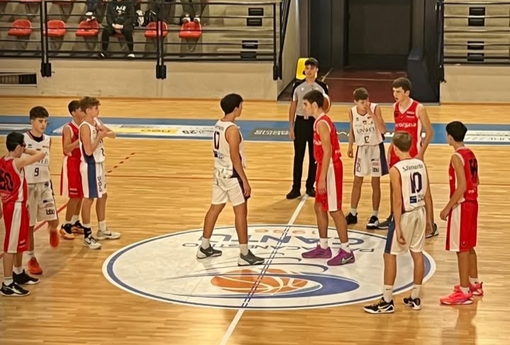 Gold: esordio da urlo per Uniweb Cantù U14, batte Varese