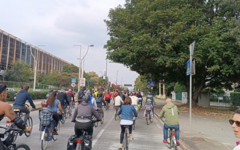 Grande successo per il Bike Pride Torino. I ciclisti: “Serve più sicurezza sulle strade”