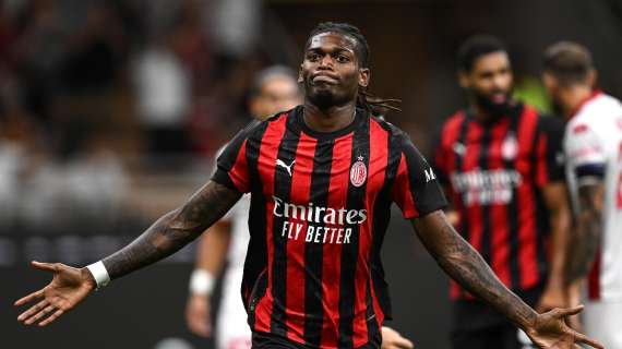 Il Milan batte in rimonta la Fiorentina e vola in testa alla classifica