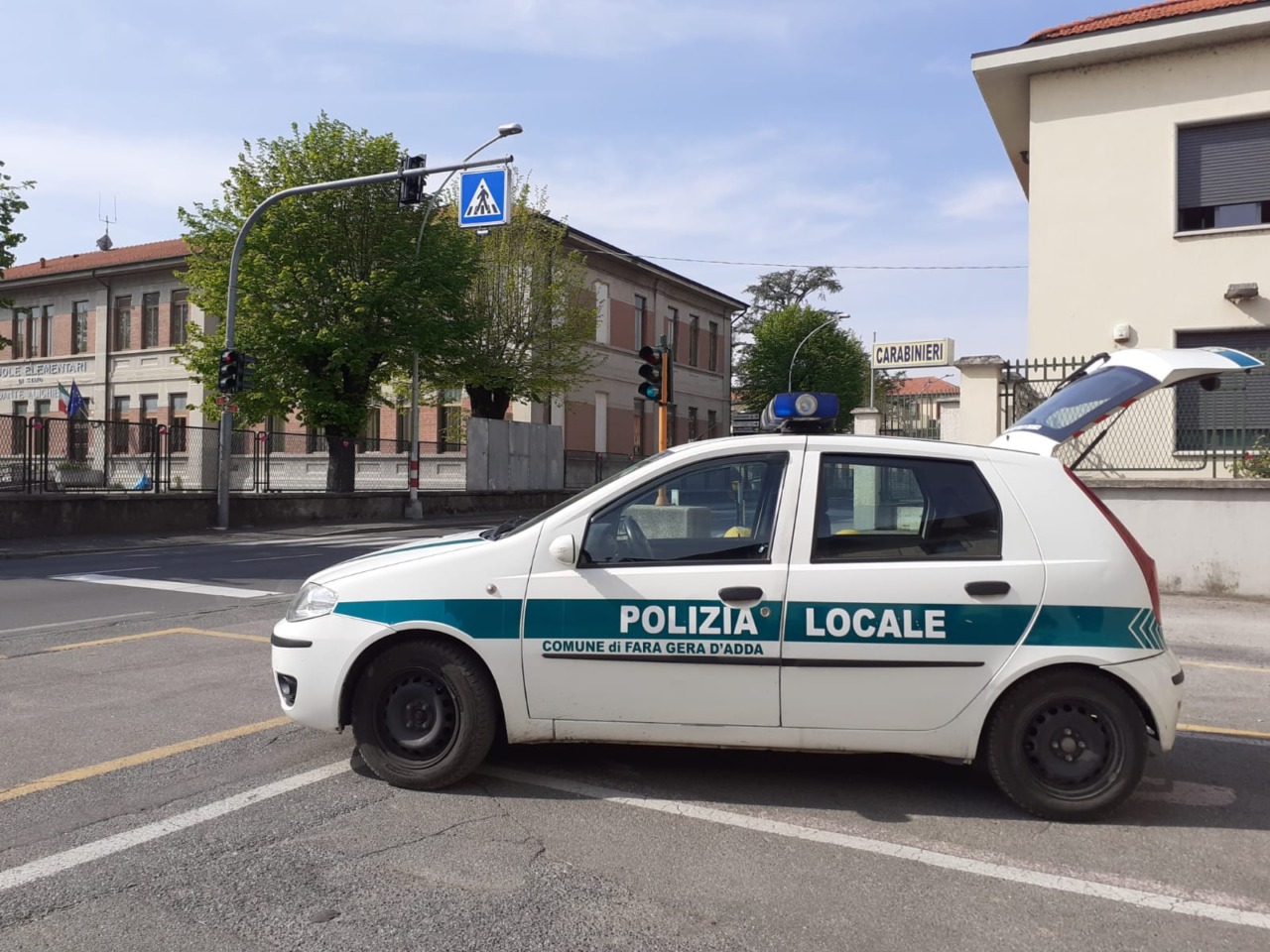 In sella al motorino senza patente, maxi multa per un cittadino farese