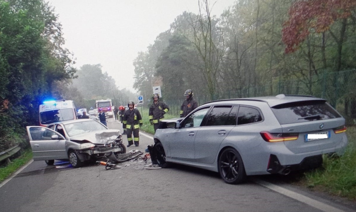 Incidente tra quattro veicoli nei pressi delle Quattro strade