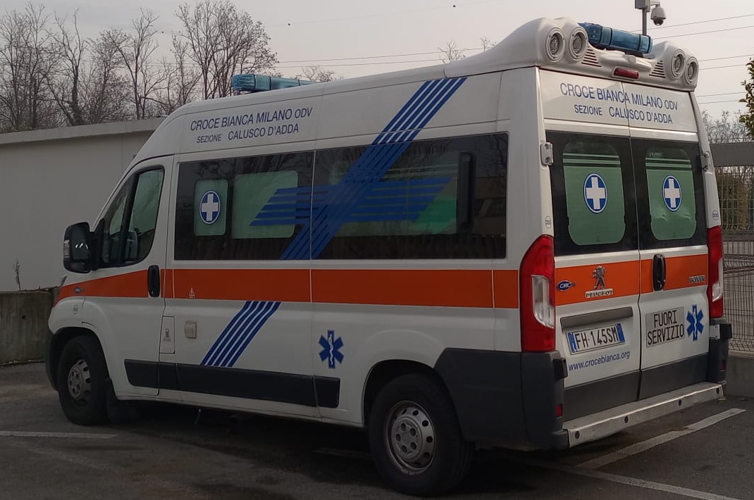 Incidente tra un’auto e una moto in zona mercato a Cernusco sul Naviglio