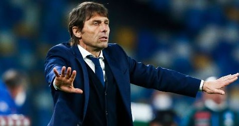 La bordata di Conte: “Mai chiesto a un dirigente di farmi da papà, mi difendo da solo”