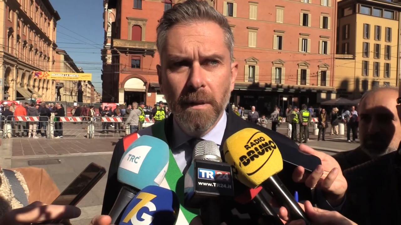 La polizia locale festeggia in piazza il 165esimo anniversario, il sindaco annuncia un piano di assunzioni