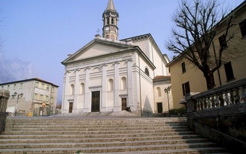 Lecco celebra i 50 anni delle Porte di Enrico Manfrini a San Nicolò