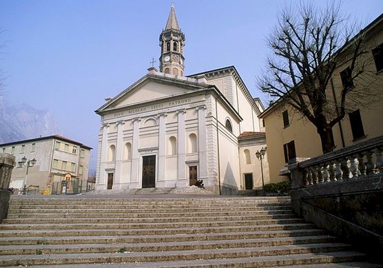 Lecco celebra i 50 anni delle Porte di Enrico Manfrini a San Nicolò