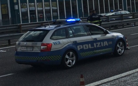 Lite per una manovra azzardata finisce a botte: ferito un camionista