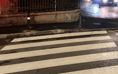 Via Statuto, marciapiedi poco accessibili e semaforo rosso troppo lungo: Ribolla (Lega) chiede sistemazioni