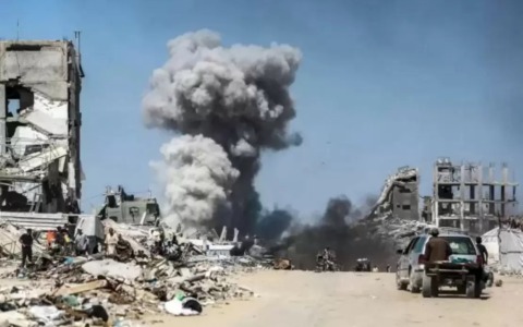 Netanyahu ordina “attacchi potenti”: 65 morti a Gaza. Per gli Usa sono solo “scaramucce”