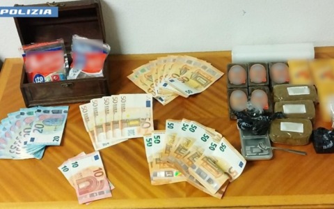 Operazione antidroga in via Treviglio: scoperto appartamento usato come base di spaccio