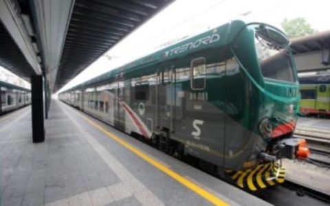 Persone sui binari, treni in ritardo e soppressi