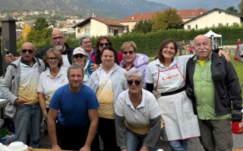 “Polenta e misultin”: in 400 a Isella tra piatti tipici, musica e divertimento