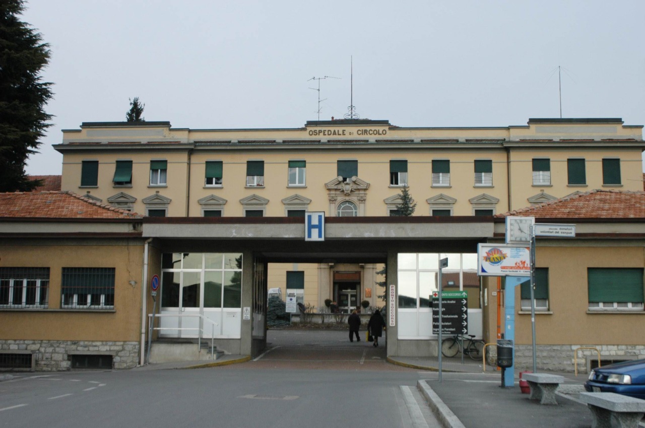 Presidio contro gli antiabortisti in ospedale, l’appello: “Portate una scopa, siamo tornati al periodo della caccia alle streghe”