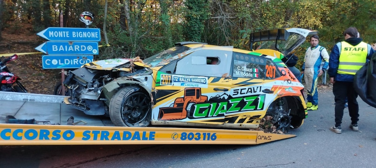 Primo schianto al  72° Rallye Sanremo. Subito fuori Banchini Giazzi e Bodda su Skoda Fabia