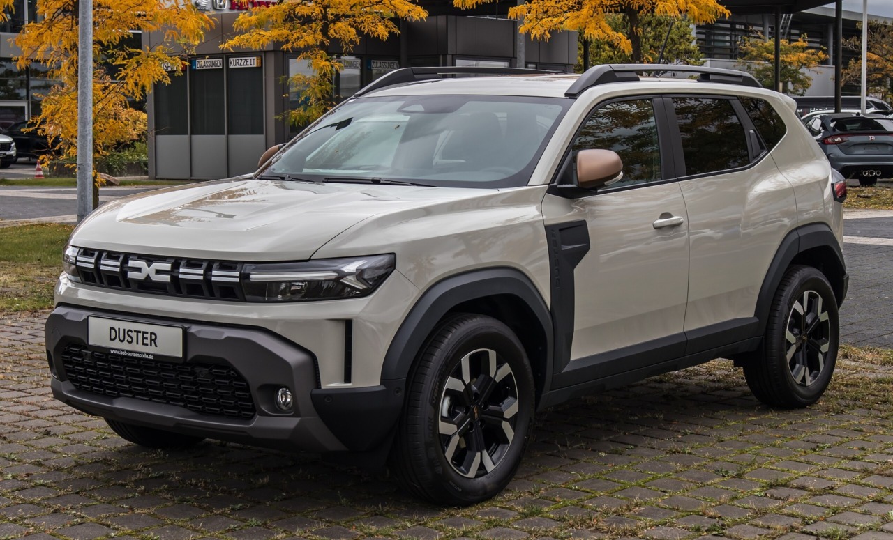Problemi con il freno a mano, richiamo per Dacia Duster: i modelli coinvolti e cosa fare se c’è la vostra auto