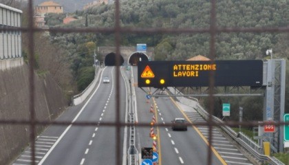 Proseguono le chiusure notturne sulla A12: calendario e tratte interessate