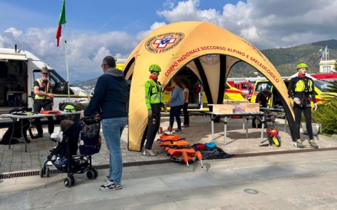 Protezione civile in piazza: successo a Sestri Levante