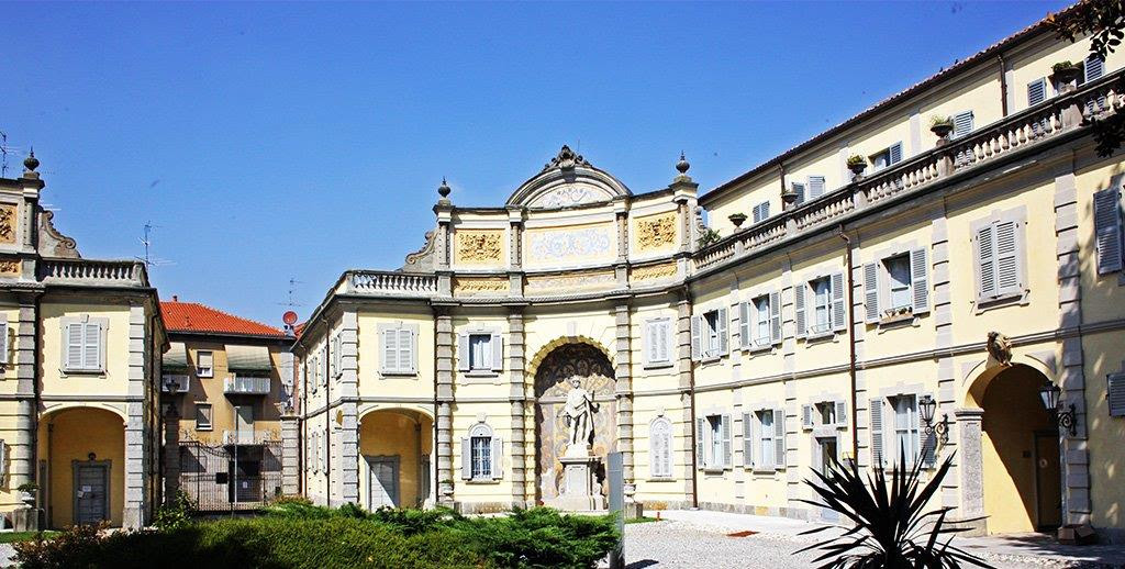 Sciopero di tre giorni in casa di riposo: “Turni massacranti e niente 14esima”
