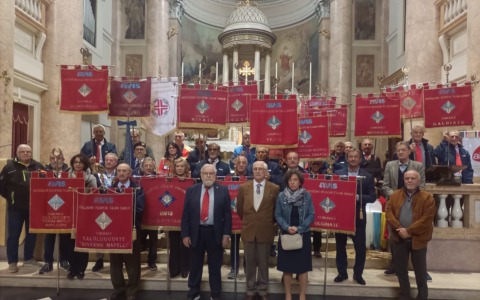 Sessant’anni per Avis Comunale Calolziocorte: la messa e la consegna dei distintivi ai donatori. L’appello ai giovani: “Fatevi avanti!”